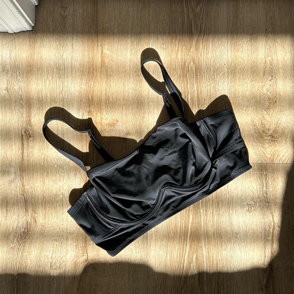 1X Women’s Black Torrid Swimsuit Underwire Bikini Top with Built in Cups — D/DD